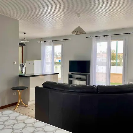 Maison Lumineuse Avec Piscine Privee Pres De La - - Fr-1-336-151